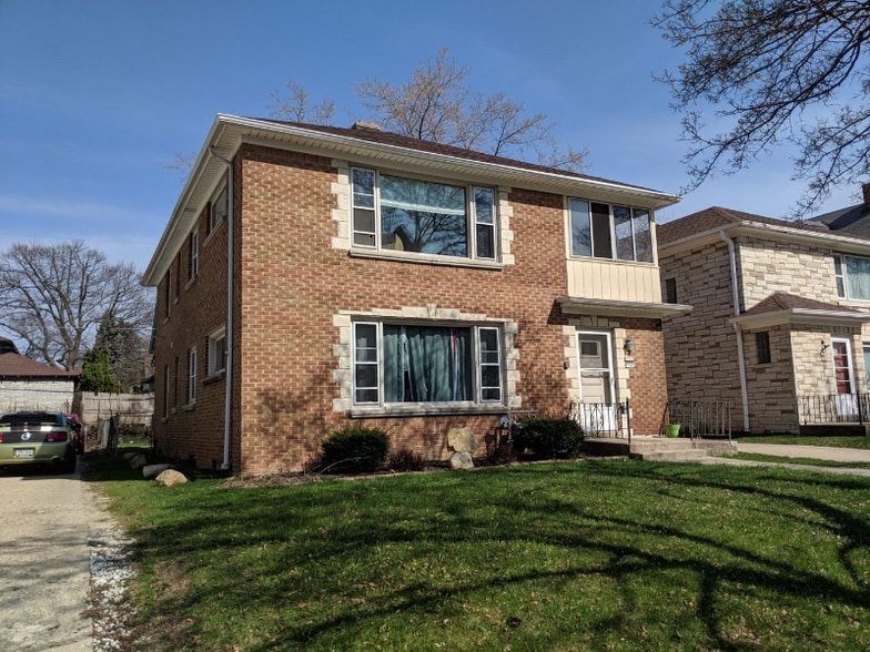 Building Photo - 3340 N Downer Ave