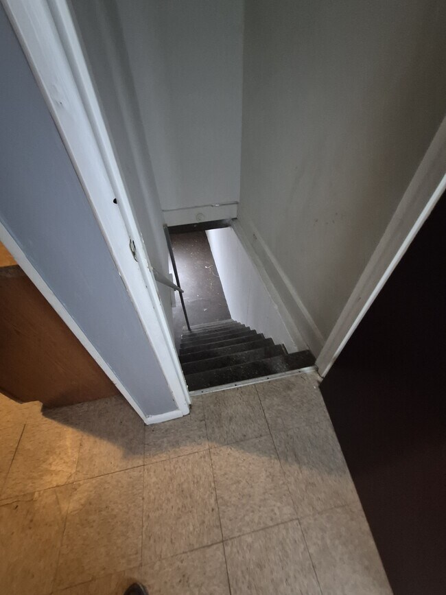 Building Photo - 9611 Winkler Dr