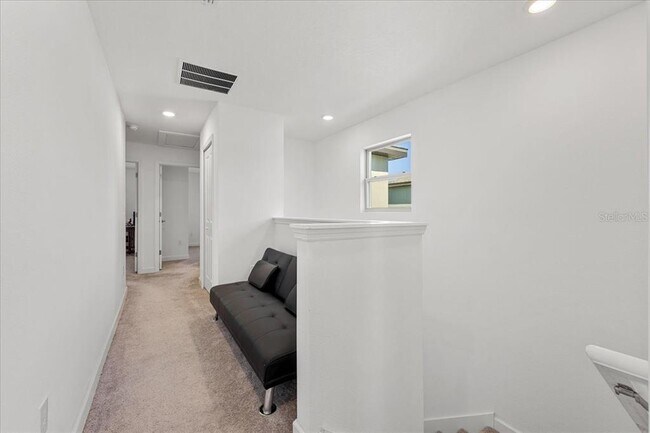 Building Photo - 8166 Crescent Oaks Dr
