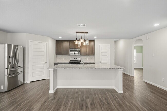 Building Photo - Move-In Special: 1/2 off your second full month of rent! Beautiful, Well-Maintained 3-Bedroom, 2-...
