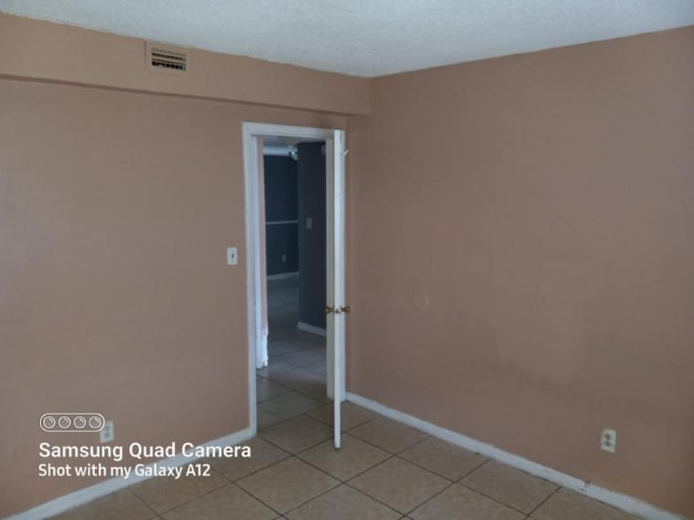 Building Photo - 2714 Pioneer Rd