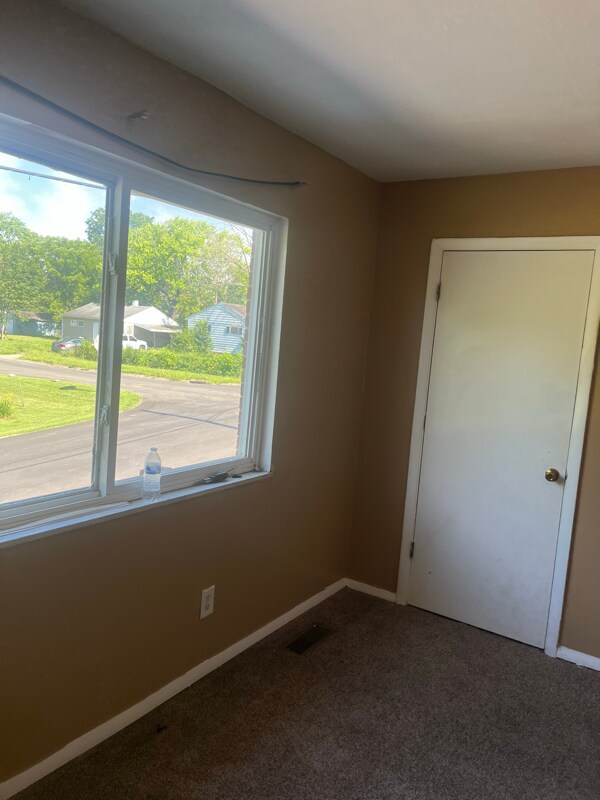 Building Photo - 2018 Hickorydale Dr