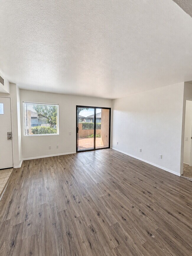 Building Photo - 25671 Le Parc
