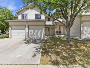 Building Photo - Excellent 4-Bedroom Condo in West Fort Collins!
