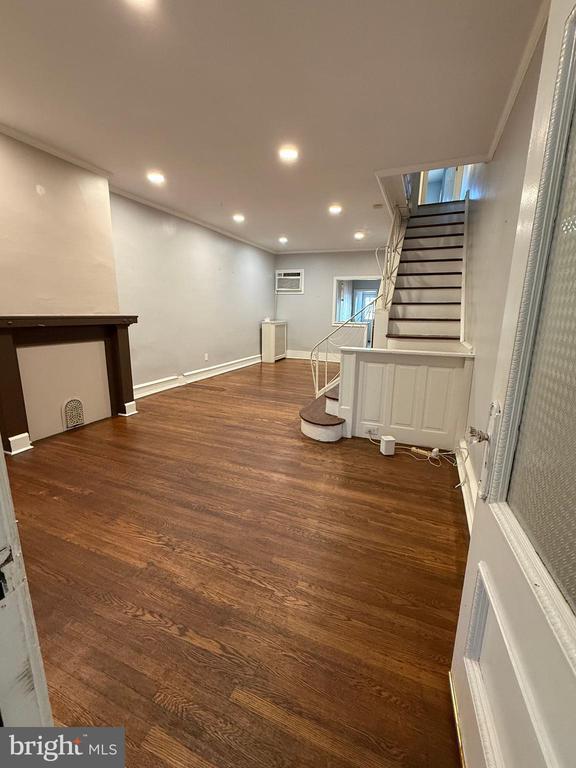 Primary Photo - 3661 Jasper St