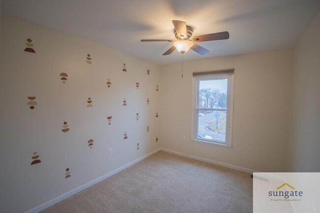 Building Photo - 21 Robin Ridge Ct