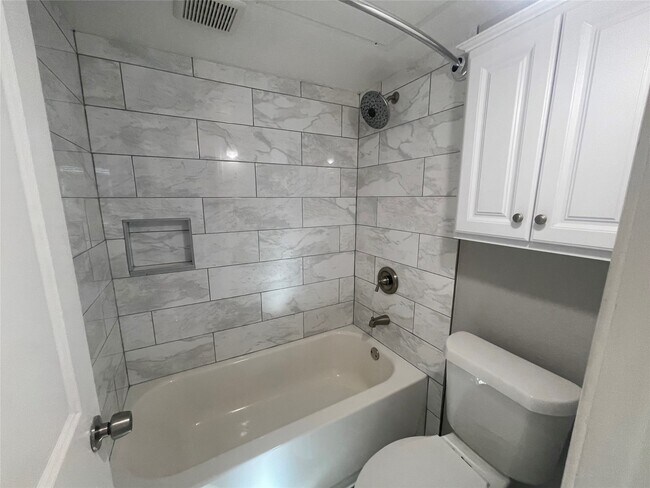 Building Photo - 1516 Bay Area Blvd