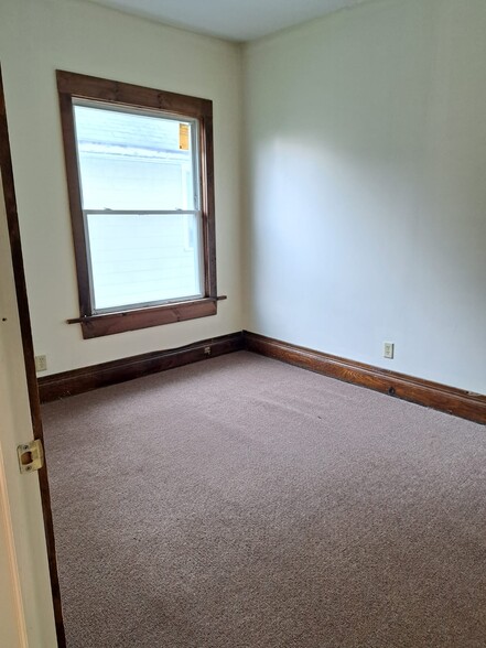 Bedroom 2 - 307 Cedarwood Ter