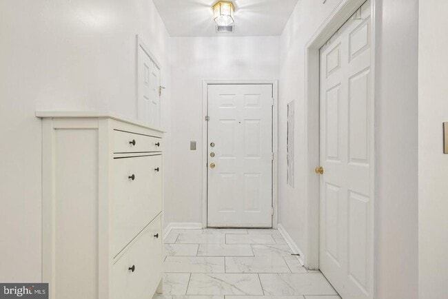 Building Photo - 11322 Westbrook Mill Ln