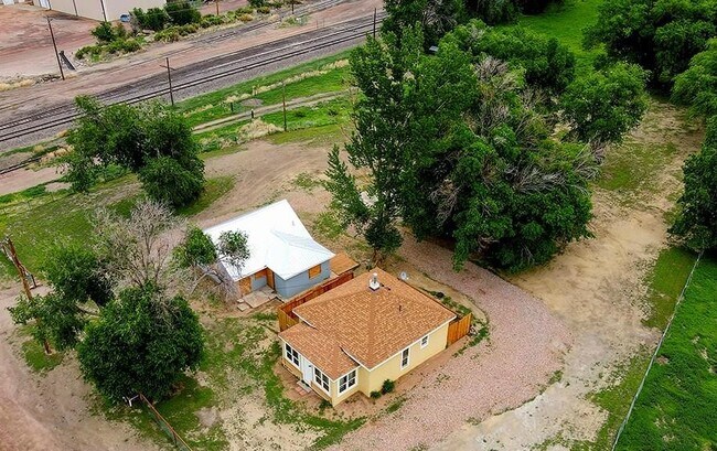 Primary Photo - 407 N Robinson Ave