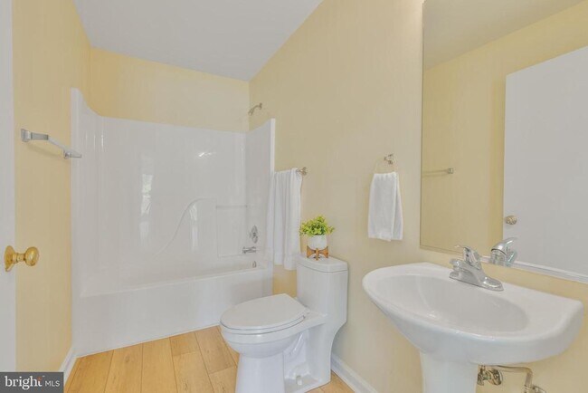 Building Photo - 136 Brookland Ct