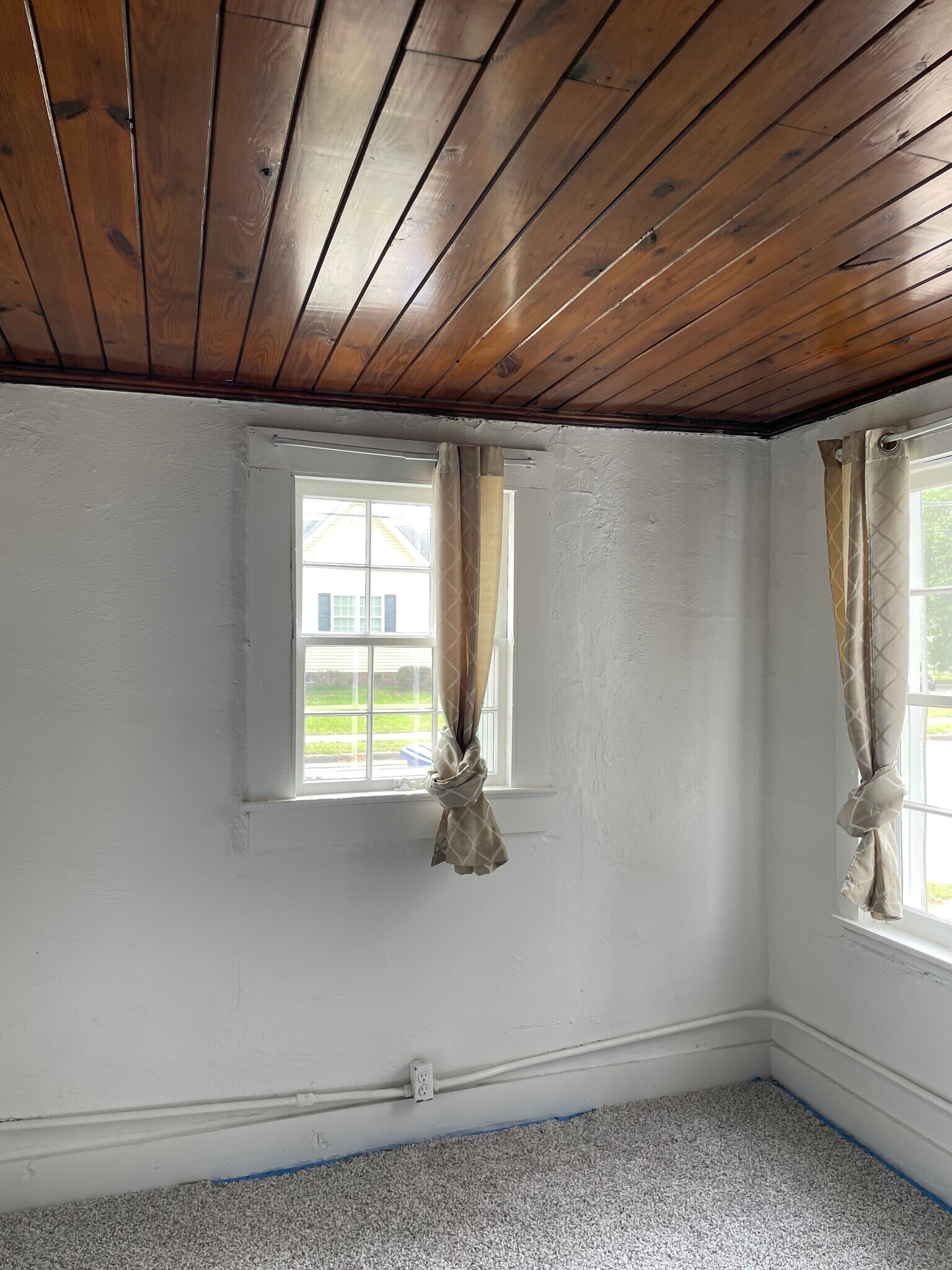 Building Photo - 905 Nash St E