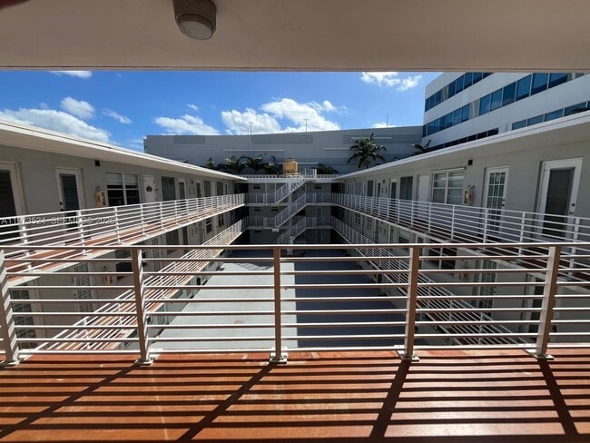 Building Photo - 1698 Jefferson Ave