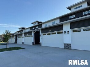Building Photo - 5216 Pandit Dr