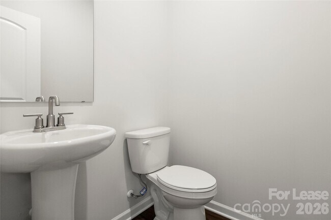Building Photo - 7113 Brookview Ln