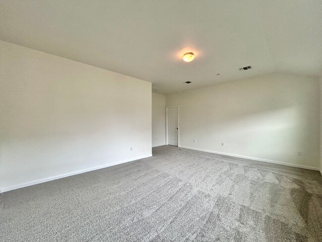 Building Photo - Stylish 2 Bedroom / 2.5 Bathroom Home – Two Levels, Move-In Ready