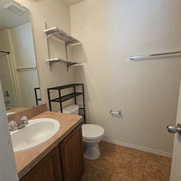 Building Photo - 10741 Traymore Dr