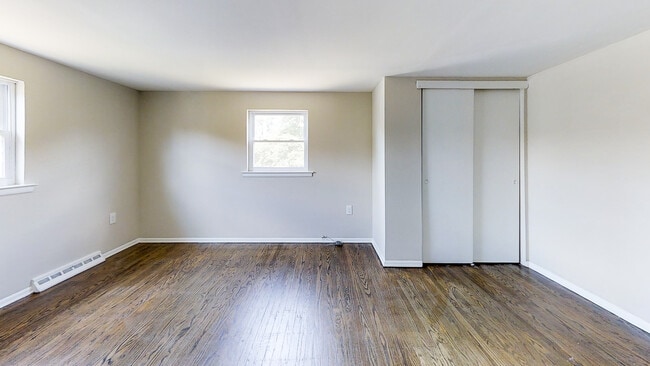 Building Photo - 418 Lake Ave