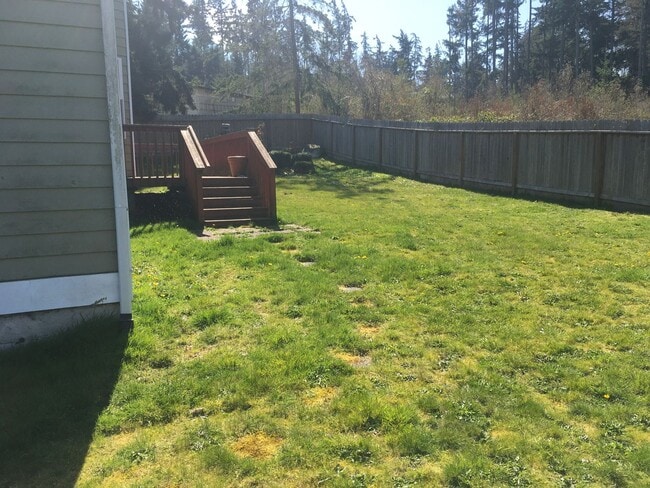 Building Photo - ***PENDING APPLICATION*** 2 Story Pet Friendly Contemporary 3 Bed Home w/ Views, Yard Service Inc...