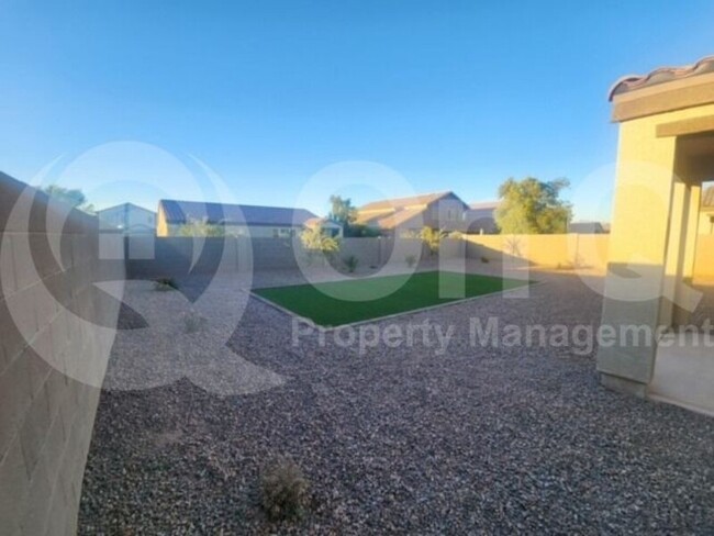 Building Photo - 1547 E Desert Breeze Dr