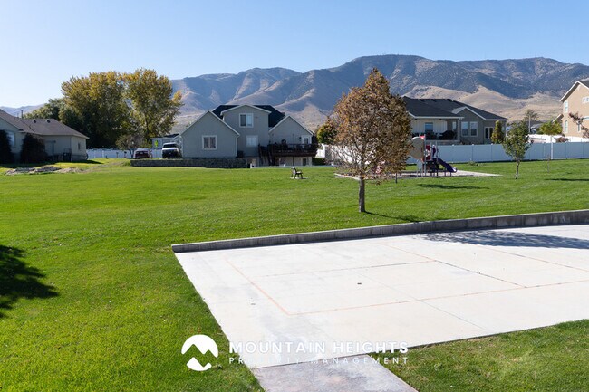 Building Photo - 4071 S Sandpiper Ln