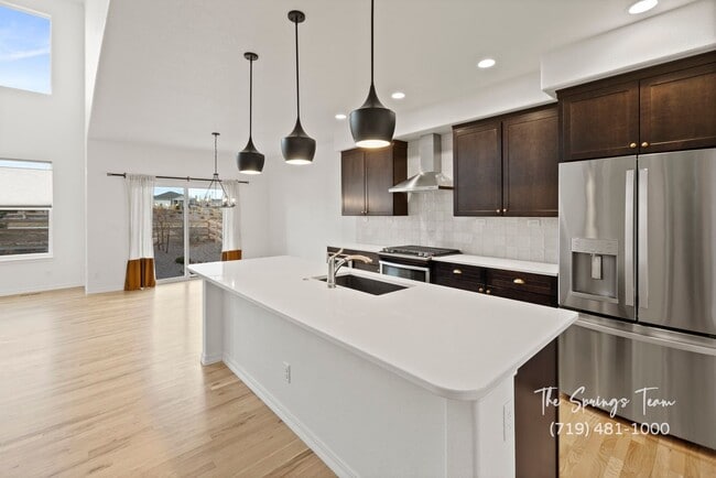 Building Photo - Luxury 5-Bedroom Home in the Award-Winning...