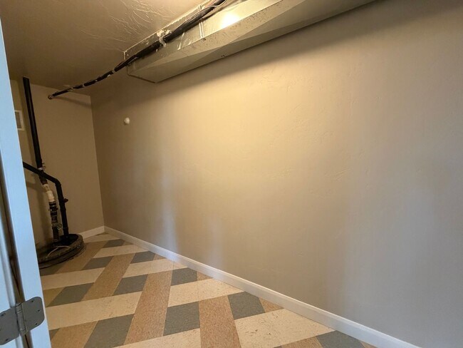 Building Photo - 469 E Barcelona Dr