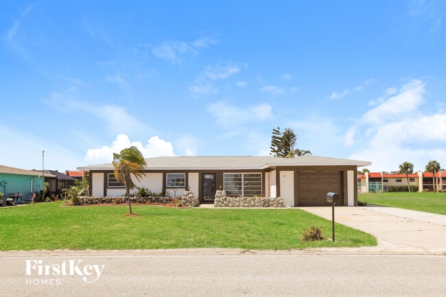 Building Photo - 63 Rotonda Cir