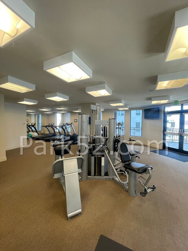 Building Photo - 1 Bedroom Condo in Downtown Tacoma