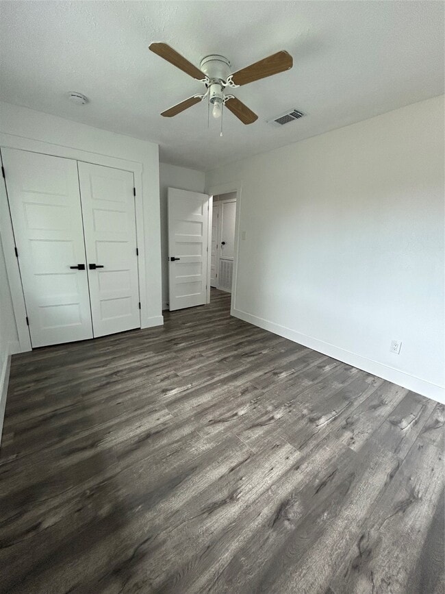 Building Photo - 8523 Riverside Walk Ln