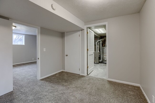 Building Photo - Great 4 Bedroom In Willow Wood!!