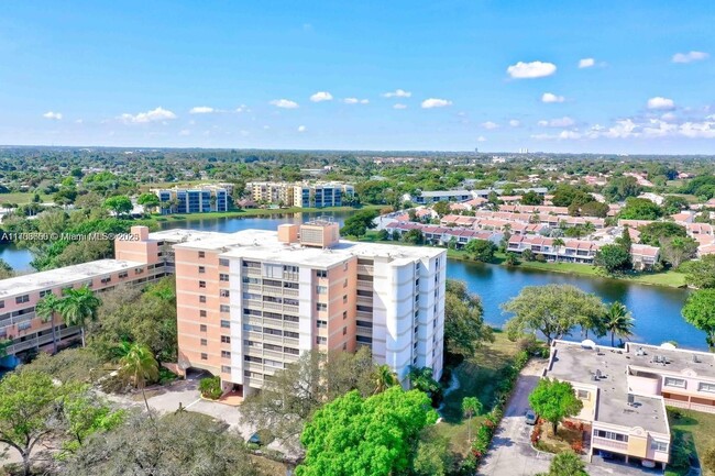 Building Photo - 3301 Spanish Moss Terrace