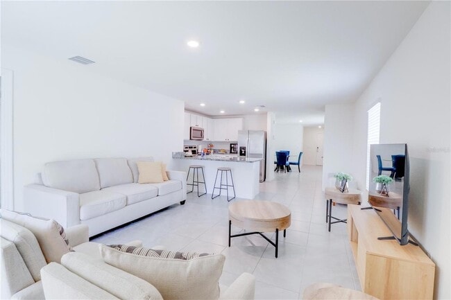 Building Photo - 8695 SW 46th Ave