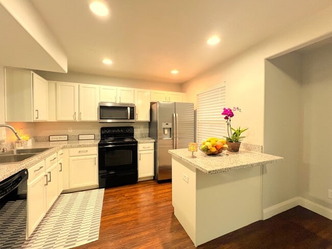 Building Photo - 4721 S Falkirk Dr