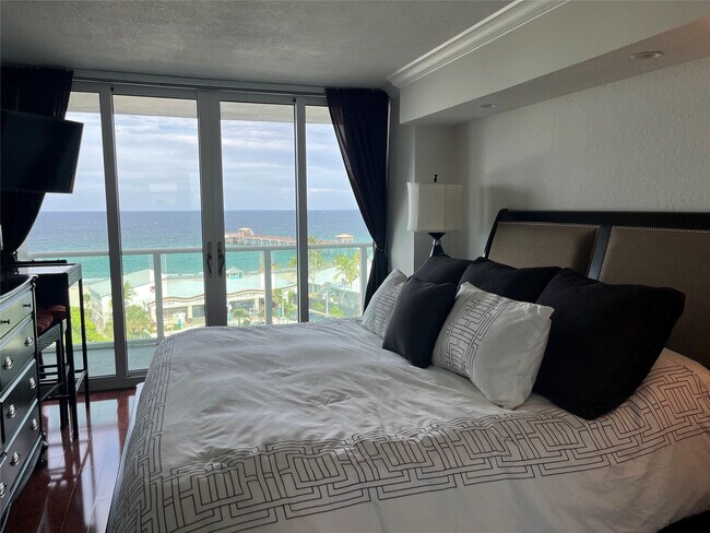 Building Photo - 333 NE 21st Ave