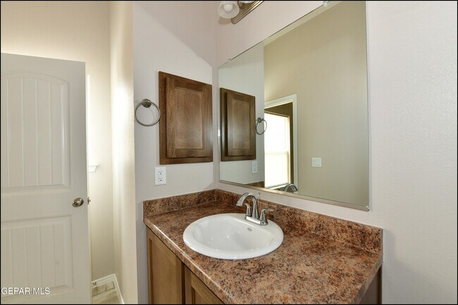 Building Photo - 808 HC Gilbert Minjares Dr