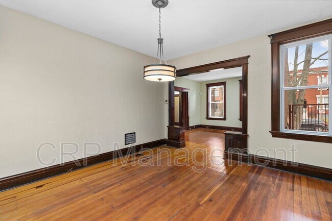 Building Photo - 3404 Hartford St