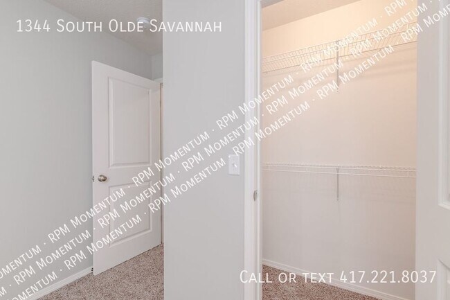 Building Photo - 1344 S Olde Savannah Ave