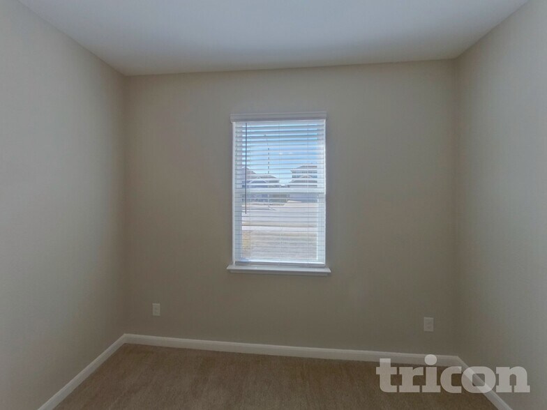 Building Photo - 9721 Sierra Grande Dr