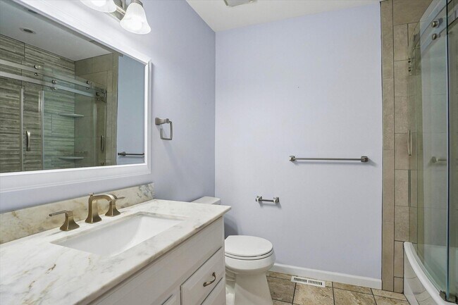Building Photo - 1604 Cotswald Ct