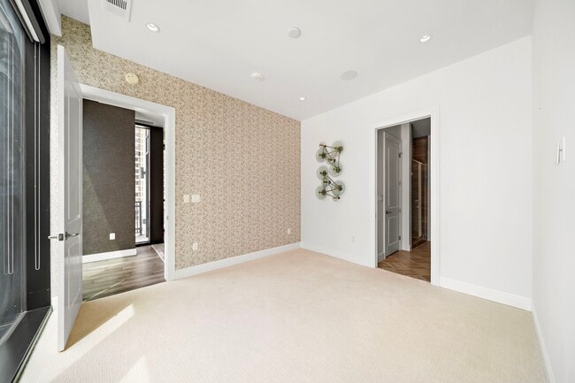 Building Photo - 1211 Caroline St