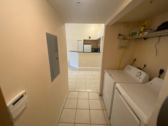 Building Photo - 4211 San Marino Blvd