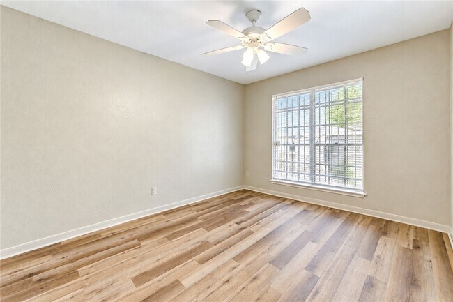 Building Photo - 6606 De Moss Dr
