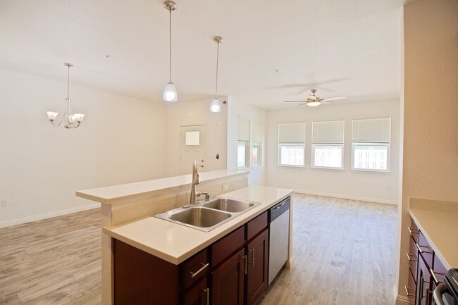 Building Photo - 3BD/2.5BA/Townhome with Private Patio and ...