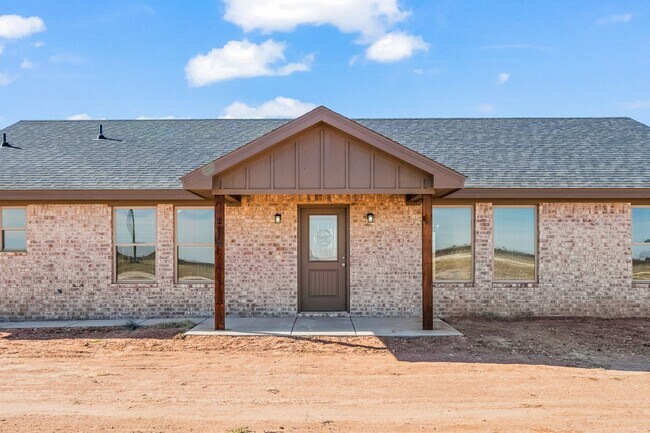 Building Photo - Country Living In Roosevelt ISD!