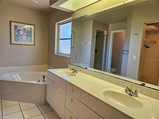 Building Photo - 1180 Palmetto Dr