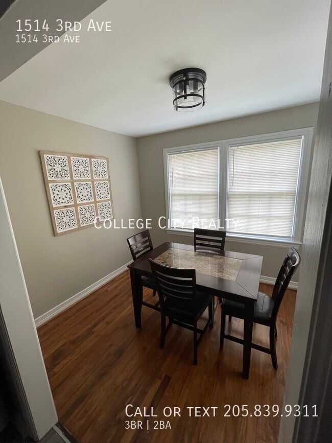 Building Photo - 1514 3rd Ave