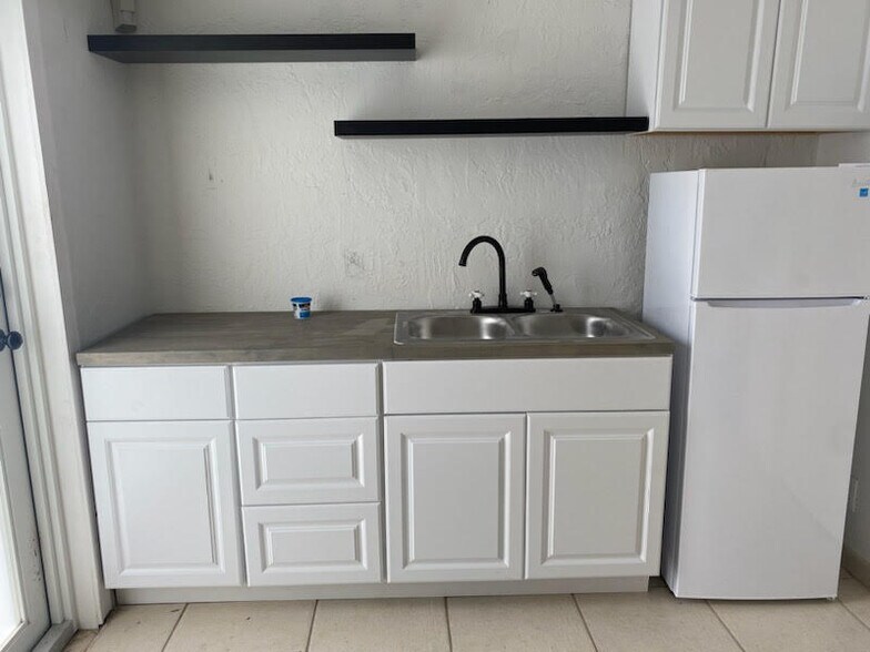 Building Photo - 1375 NW 84th Ter