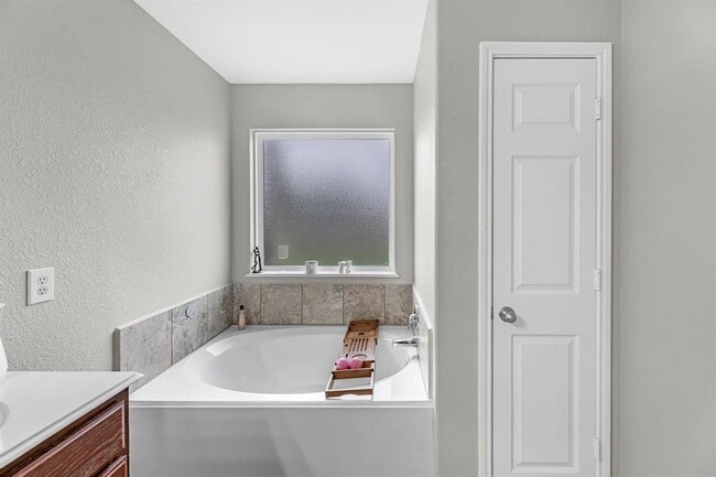 Building Photo - 1811 Buttonwood Trail