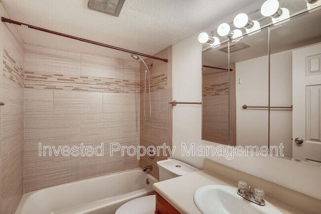 Building Photo - 7275 S Xenia Cir